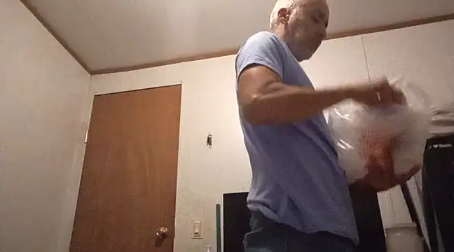 Snapshot of Xoc8_ chatting on 03-21-25, 06:40 Xoc8 online show from 03-21-25, 06:40