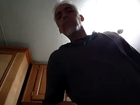 Snapshot of Xoc8_ chatting on 11-15-25, 10:14 Xoc8 online show from 11-15-25, 10:14