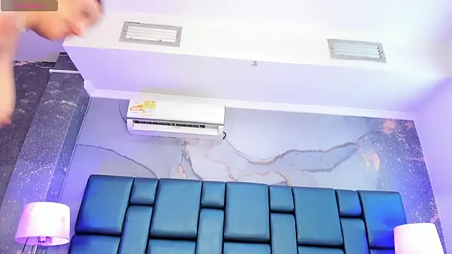 AnthonelaDuque online show from 10-02-25, 12:08