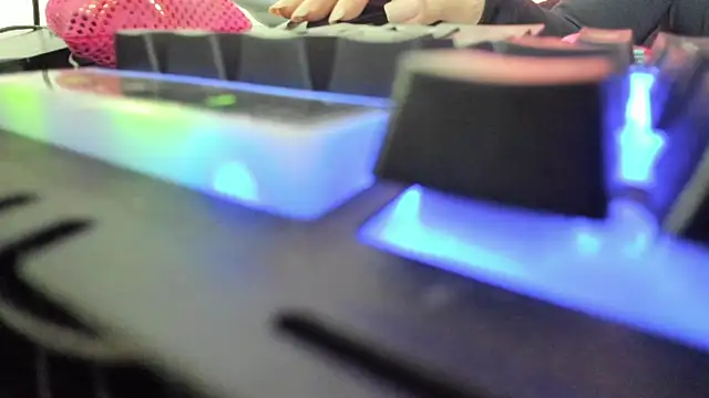 Snapshot of RaelleDarkstar chatting on 10-31-25, 01:41 RaelleDarkstar online show from 10-31-25, 01:41