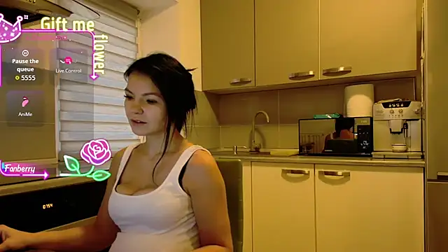 Snapshot of alisoncassie chatting on 10-15-25, 04:55 alisoncassie online show from 10-15-25, 04:55