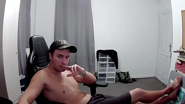 PKrisztian online show from 09-28-25, 04:03