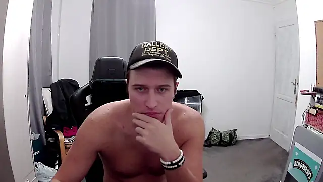 PKrisztian online show from 10-27-25, 08:43