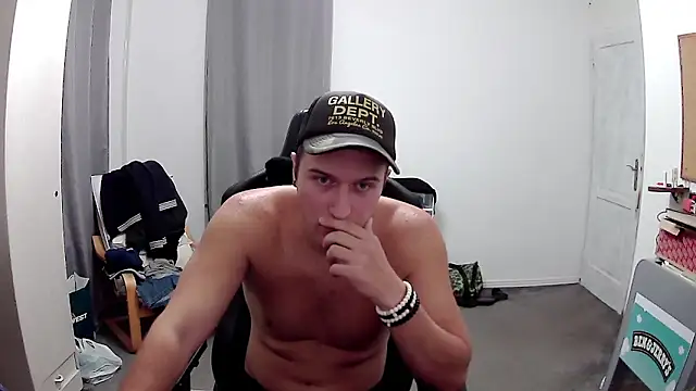 PKrisztian online show from 10-01-25, 04:55