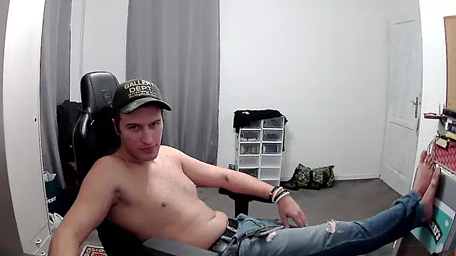 PKrisztian online show from 10-28-25, 06:51