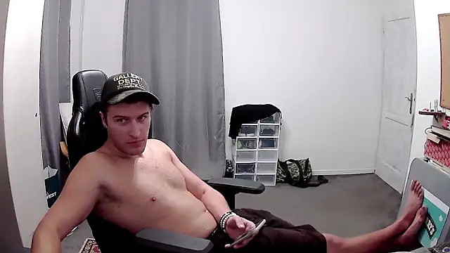 PKrisztian online show from 10-04-25, 04:41