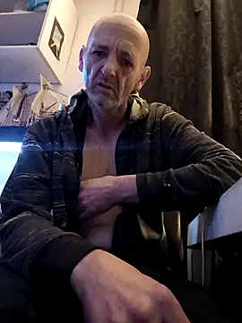 peterbi45 online show from 10-19-25, 04:15