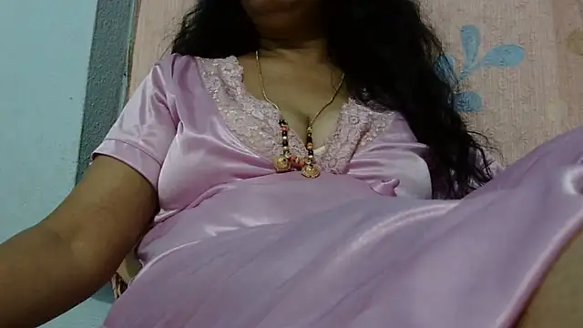 Snapshot of Vijji-telugu chatting on 05-08-26, 04:55 Vijji-telugu online show from 05-08-26, 04:55