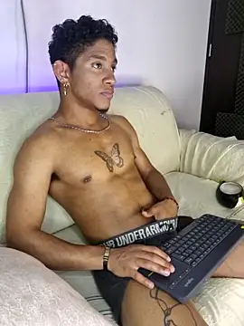 Snapshot of Palo_santo chatting on 05-25-26, 05:22 Palo santo online show from 05-25-26, 05:22
