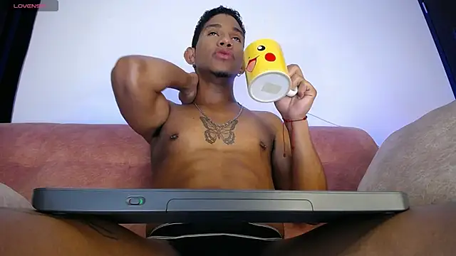 Snapshot of Palo_santo chatting on 04-20-26, 08:06 Palo santo online show from 04-20-26, 08:06