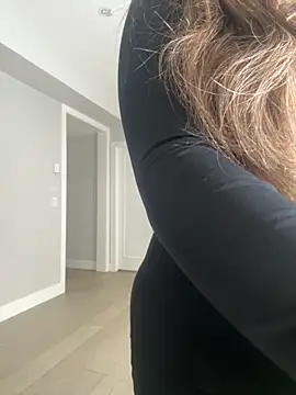 jAsMinE678 online show from 10-28-25, 06:40