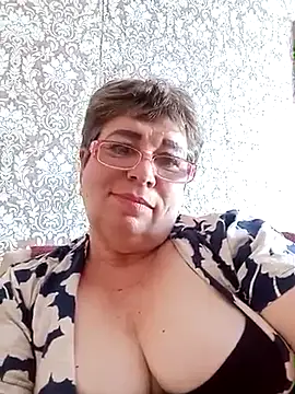 Snapshot of Lee_Nell chatting on 02-17-25, 07:04 Lee Nell online show from 02-17-25, 07:04