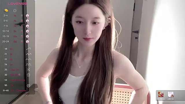 Snapshot of UU-1314 chatting on 05-24-26, 10:59 UU-1314 online show from 05-24-26, 10:59