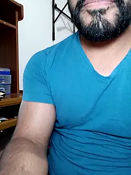 Snapshot of HombreS3n chatting on 10-08-25, 10:10 HombreS3n online show from 10-08-25, 10:10