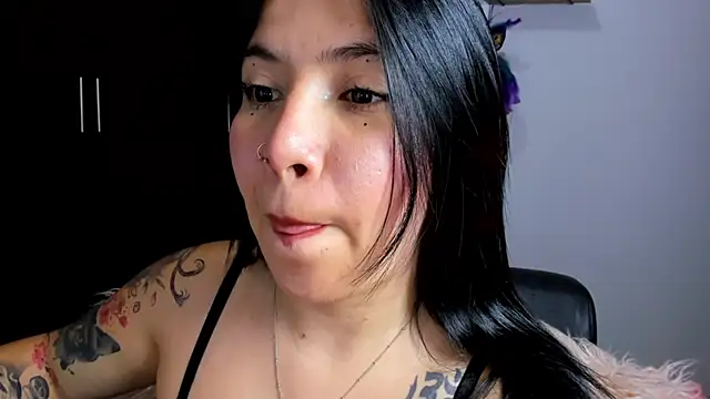 Snapshot of AilynRed chatting on 02-07-25, 04:06 AilynRed online show from 02-07-25, 04:06