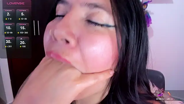 Snapshot of AilynRed chatting on 03-19-25, 07:29 AilynRed online show from 03-19-25, 07:29