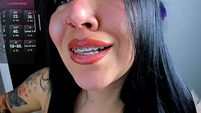 Snapshot of AilynRed chatting on 03-08-25, 02:12 AilynRed online show from 03-08-25, 02:12
