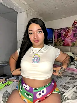 Snapshot of GemaGranadoss chatting on 10-04-25, 08:10 GemaGranadoss online show from 10-04-25, 08:10