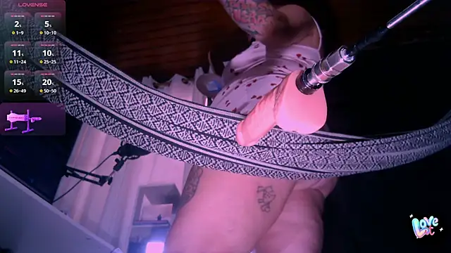 Snapshot of waterfalls_girl chatting on 07-19-26, 10:06 waterfalls girl online show from 07-19-26, 10:06