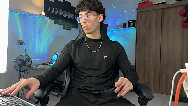 Kisan Smith online show from 03-04-26, 01:35