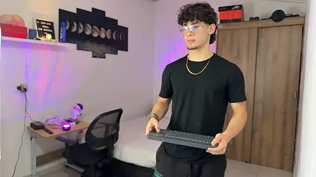 Kisan Smith online show from 11-08-25, 02:04