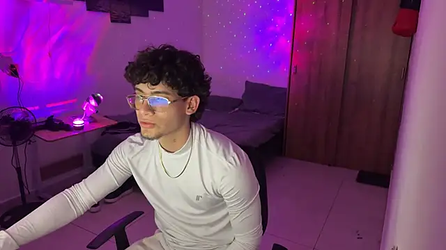 Kisan Smith online show from 12-19-25, 04:16