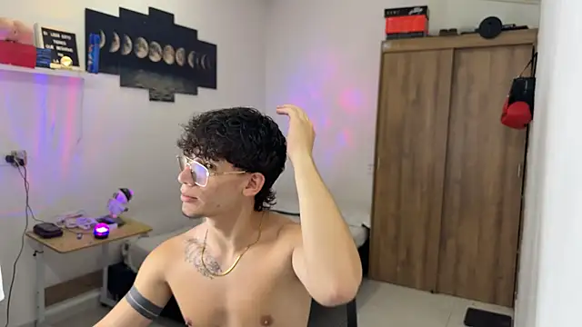 Kisan Smith online show from 11-10-25, 01:21