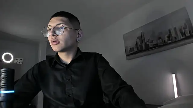 Snapshot of a_lejandro_0_8 chatting on 03-15-25, 12:47 a lejandro 0 8 online show from 03-15-25, 12:47