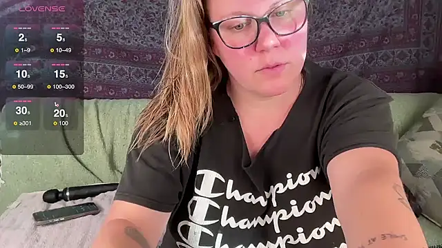 GlitterKitty108 online show from 12-20-25, 02:09