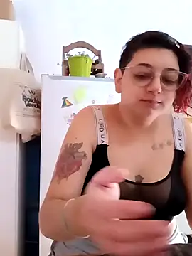 Snapshot of ConeNella chatting on 12-22-24, 02:16 ConeNella online show from 12-22-24, 02:16