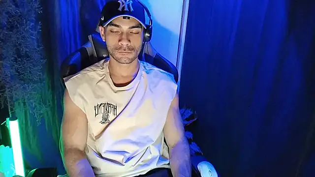 sexyboycolombi4 online show from 03-15-25, 05:41