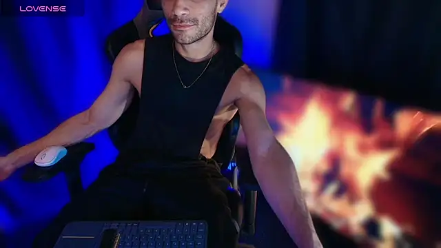 sexyboycolombi4 online show from 04-22-26, 06:31