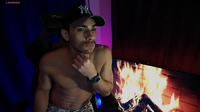 sexyboycolombi4 online show from 02-26-26, 12:05