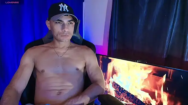 Snapshot of sexyboycolombi4 chatting on 06-29-26, 07:35 sexyboycolombi4 online show from 06-29-26, 07:35
