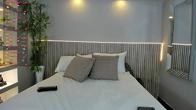 EmmilyCollson online show from 10-24-25, 05:01