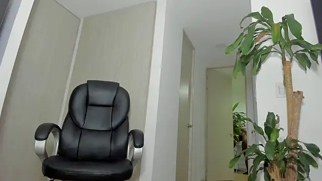 Snapshot of charlotte_tiller chatting on 11-03-25, 12:38 charlotte tiller online show from 11-03-25, 12:38