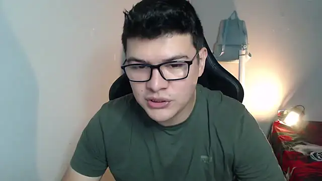 Snapshot of Plug_Control chatting on 02-19-26, 08:39 Plug Control online show from 02-19-26, 08:39