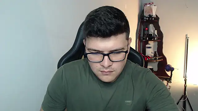 Snapshot of Plug_Control chatting on 03-01-26, 07:14 Plug Control online show from 03-01-26, 07:14