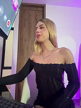 Courtney gonet online show from 07-18-26, 10:18