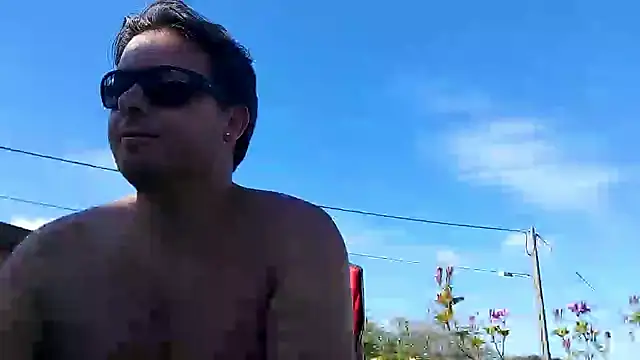 Snapshot of Jose_HotLatino chatting on 06-09-26, 04:30 Jose HotLatino online show from 06-09-26, 04:30