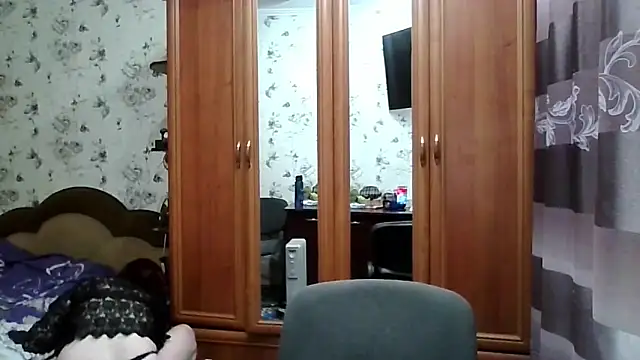 SophieNightAh online show from 02-08-26, 04:48