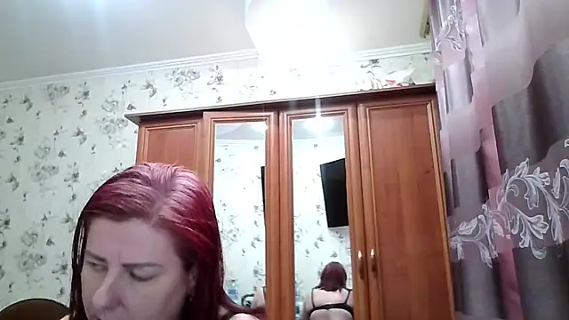 Snapshot of SophieNightAh chatting on 04-19-26, 06:10 SophieNightAh online show from 04-19-26, 06:10