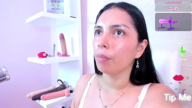 Snapshot of evelinn_belen chatting on 10-04-25, 04:08 evelinn belen online show from 10-04-25, 04:08