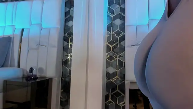 lia mariana online show from 04-05-26, 05:36