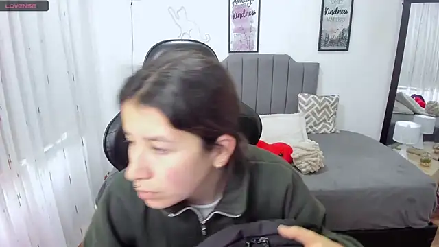 Amy joones online show from 10-15-25, 12:35