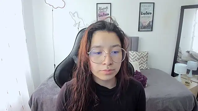 Amy joones online show from 10-18-25, 02:08