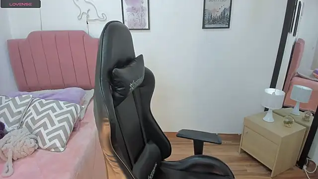 Amy joones online show from 11-20-25, 12:39