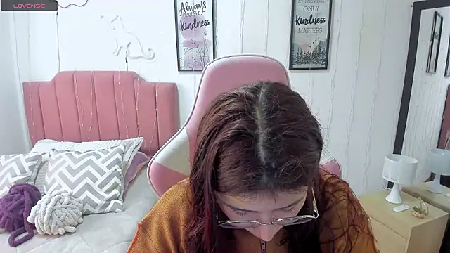 Amy joones online show from 01-12-26, 12:34