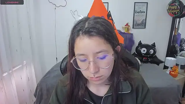 Amy joones online show from 10-31-25, 12:57