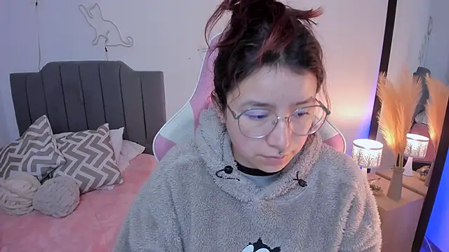 Amy joones online show from 04-09-26, 11:16